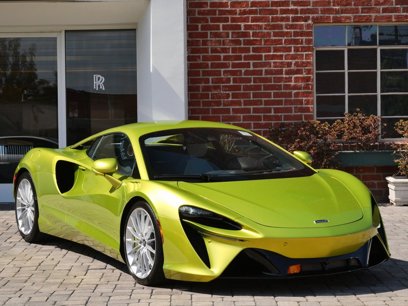 New 2025 McLaren Artura