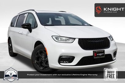 New 2025 Chrysler Pacifica Premium