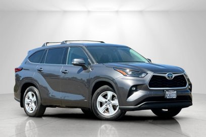 Used 2022 Toyota Highlander LE