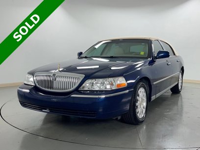 Used 2007 Lincoln Town Car Signature