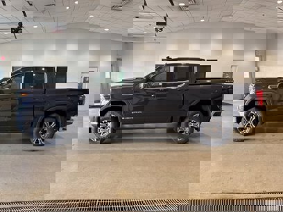 New 2025 GMC Sierra 1500 SLE w/ Preferred Package