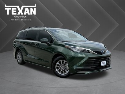 Used 2025 Toyota Sienna LE