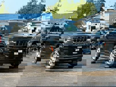 New 2025 Jeep Grand Cherokee Laredo X w/ Luxury Tech Group I