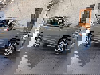 New 2025 Audi Q3 2.0T Premium