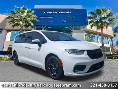 Used 2023 Chrysler Pacifica Touring-L w/ S Appearance Package