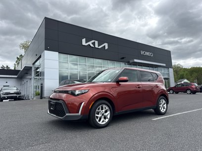 Used 2023 Kia Soul LX w/ LX Technology Package