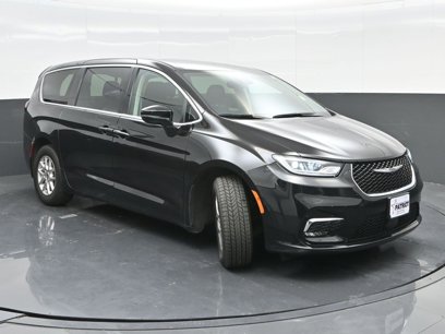 Used 2024 Chrysler Pacifica Touring-L