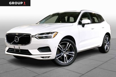Used 2018 Volvo XC60 T6 Momentum w/ Advanced Package