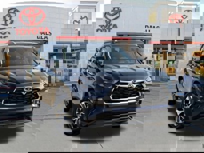 Used 2023 Toyota Highlander XLE