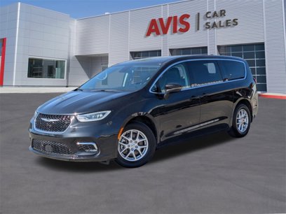 Used 2023 Chrysler Pacifica Touring-L