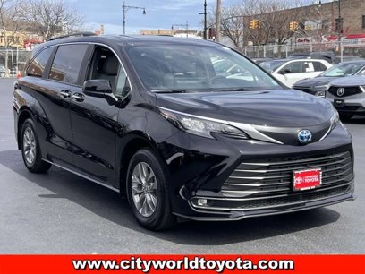 Used 2025 Toyota Sienna XLE w/ XLE Plus Package