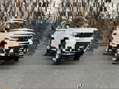 New 2025 Jeep Grand Cherokee L Laredo w/ Luxury Tech Group I