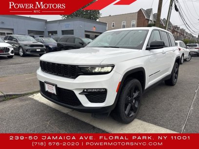 Used 2023 Jeep Grand Cherokee Limited w/ Black Appearance Package
