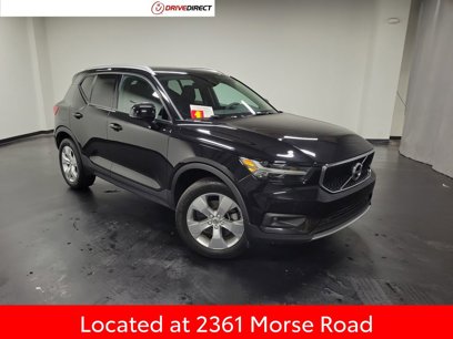 Used 2022 Volvo XC40 T4 Momentum