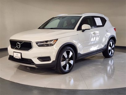 Used 2019 Volvo XC40 T5 Momentum
