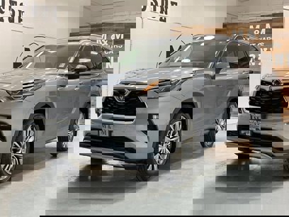 Used 2022 Toyota Highlander Platinum