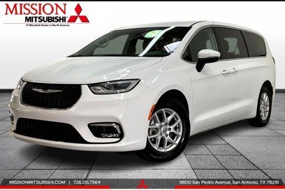 Used 2023 Chrysler Pacifica Touring-L