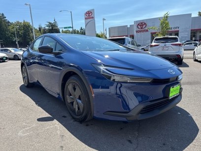 New 2025 Toyota Prius LE