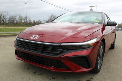 New 2025 Hyundai Elantra SEL w/ Cargo Package