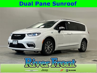 New 2025 Chrysler Pacifica Pinnacle