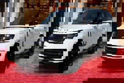 New 2025 Land Rover Range Rover SE