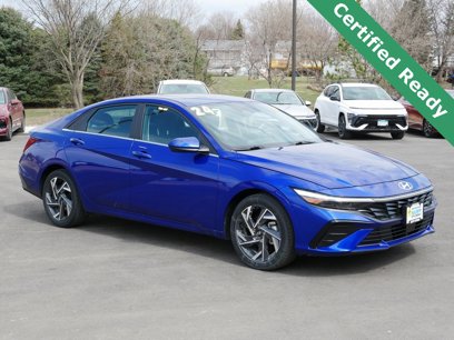 New 2024 Hyundai Elantra SEL w/ Convenience Package