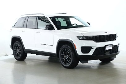 Used 2025 Jeep Grand Cherokee Altitude