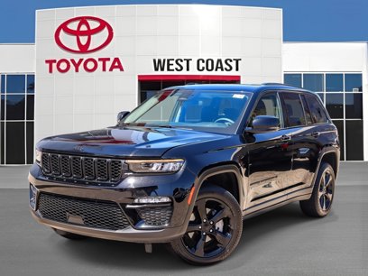 Used 2023 Jeep Grand Cherokee Limited w/ Black Appearance Package
