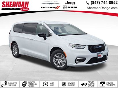 New 2026 Chrysler Pacifica Select