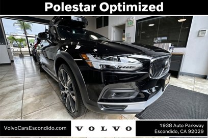 New 2025 Volvo V90 B6 Cross Country Ultra w/ Climate Package