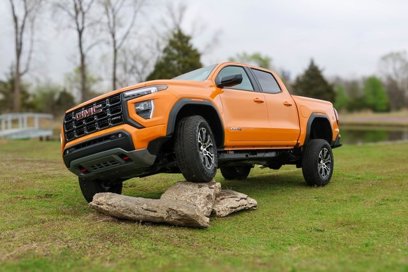New 2025 GMC Canyon AT4 w/ AT4 Premium Package