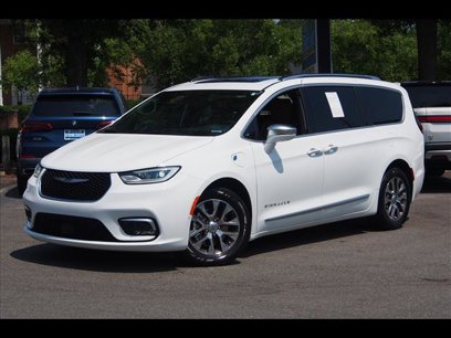 Used 2024 Chrysler Pacifica Pinnacle