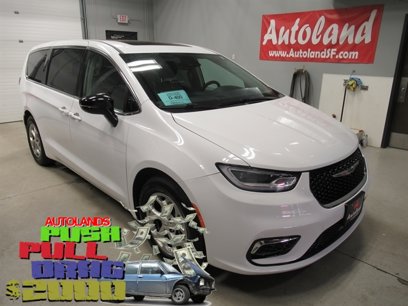 Used 2024 Chrysler Pacifica Limited