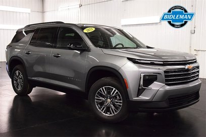 New 2025 Chevrolet Traverse LT w/ Driver Confidence Package