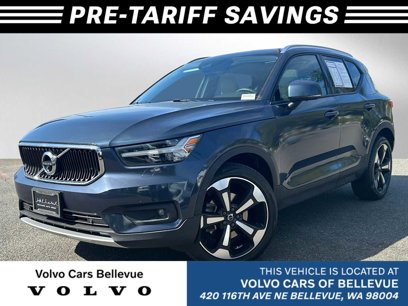 Certified 2021 Volvo XC40 T5 Momentum w/ Premium Package