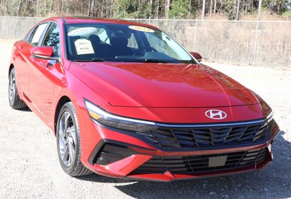 Certified 2024 Hyundai Elantra SEL w/ Convenience Package