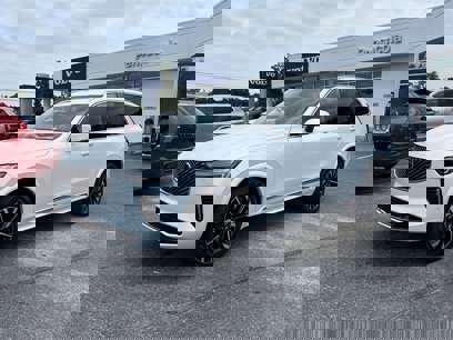 New 2026 Volvo XC90 B6 Plus w/ Protection Package Premier