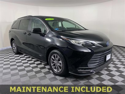 Used 2021 Toyota Sienna LE w/ LE Plus Package