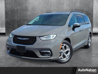 Used 2023 Chrysler Pacifica Limited