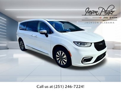 New 2023 Chrysler Pacifica Limited