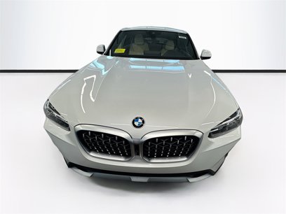 New 2025 BMW X4 xDrive30i w/ Convenience Package