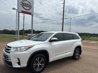 Used 2017 Toyota Highlander LE