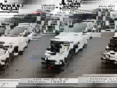 New 2025 GMC Acadia AT4