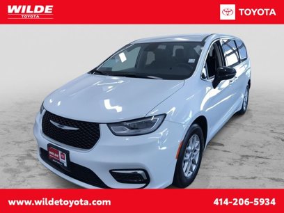 Used 2024 Chrysler Pacifica Touring-L