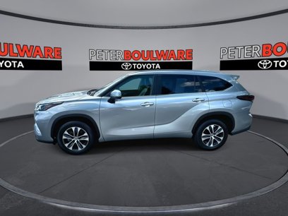 Used 2024 Toyota Highlander XLE