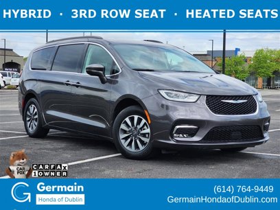 Used 2021 Chrysler Pacifica Touring w/ Uconnect Theater Family Group