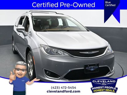 Used 2017 Chrysler Pacifica Limited w/ UConnect Theater Package