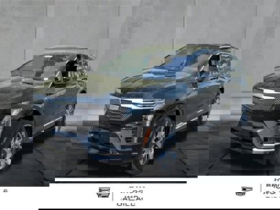 New 2025 Cadillac Optiq Luxury 2