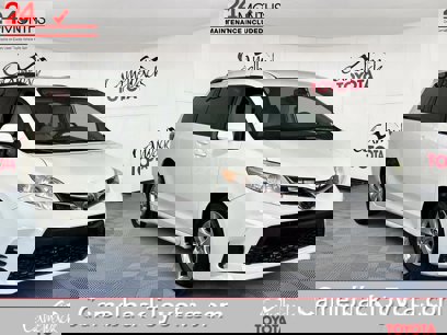 Used 2018 Toyota Sienna LE