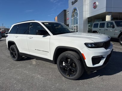 New 2025 Jeep Grand Cherokee Limited w/ Black Appearance Package